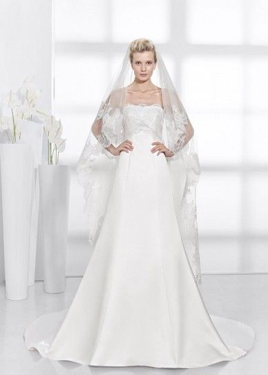 Lace Wedding Dresses by Carlo Pignatelli with veil